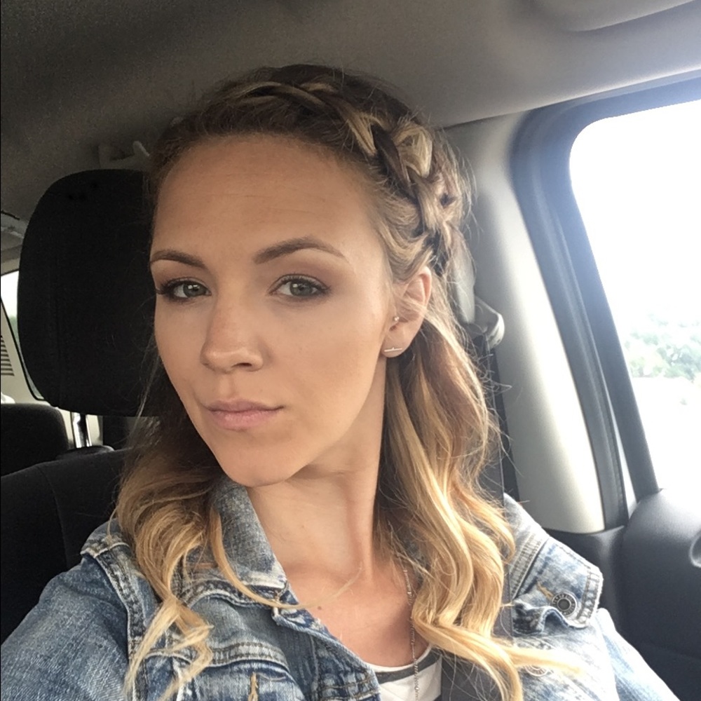 Meet your Posher, Carrie