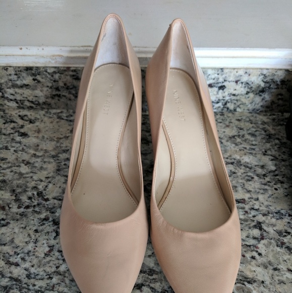 Heels - Picture 4 of 4