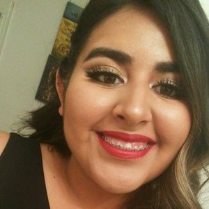 Meet your Posher, Alicia