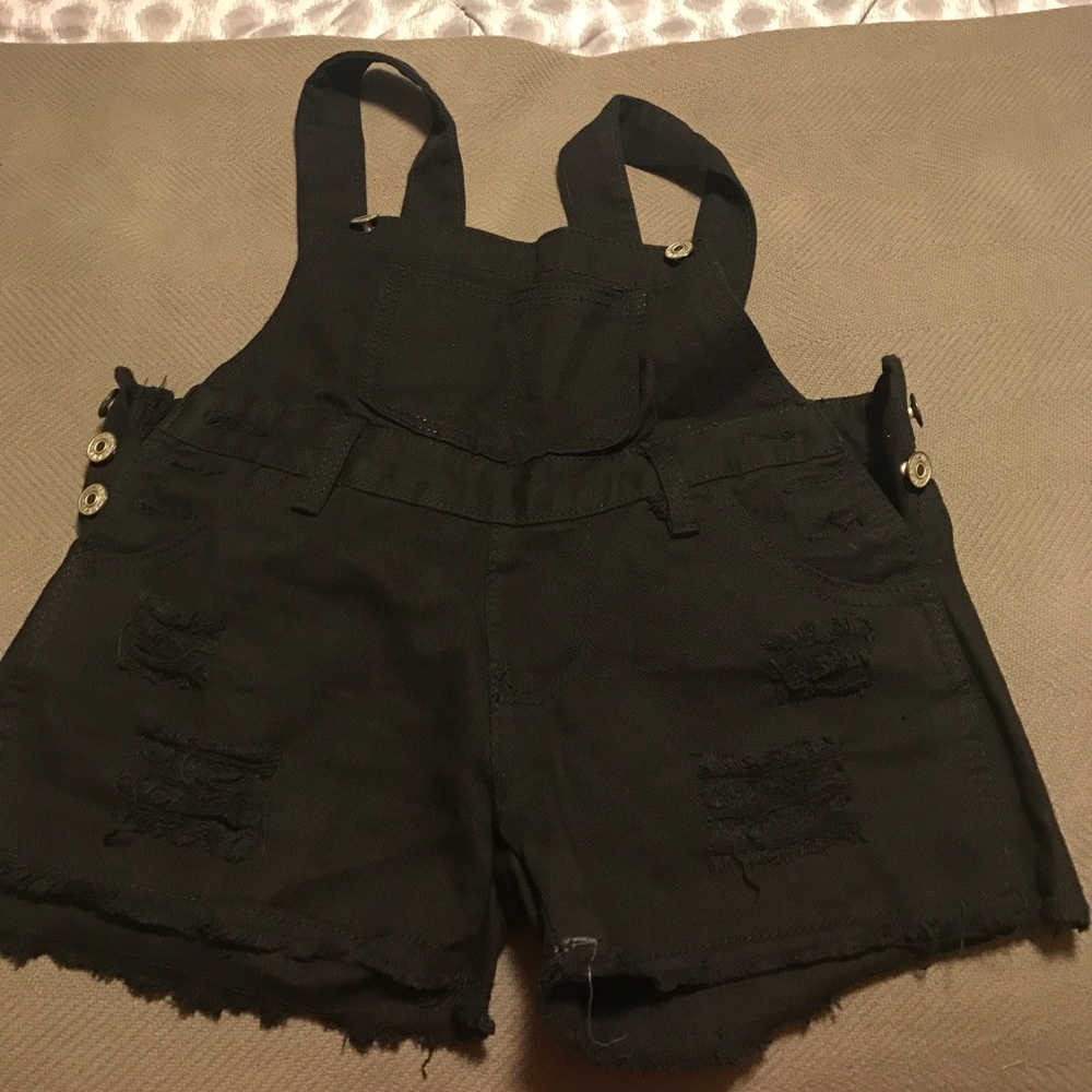 bib overall black shorts