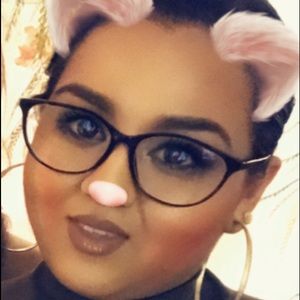 Meet your Posher, Deysi