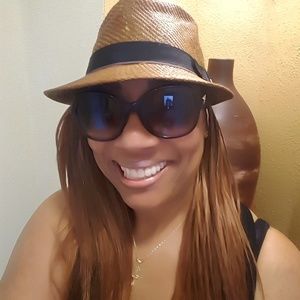 Meet your Posher, Annie