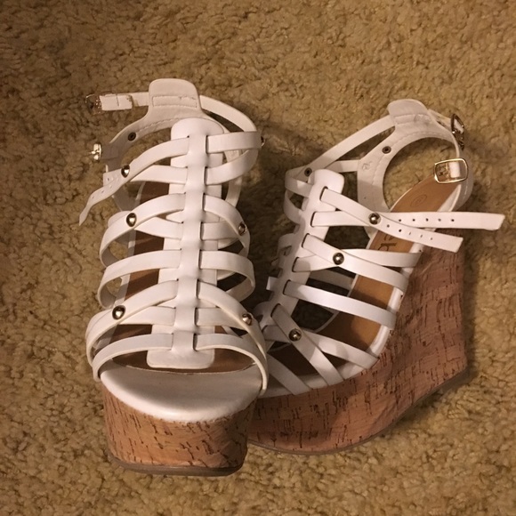 Wedge sandals - Picture 2 of 8