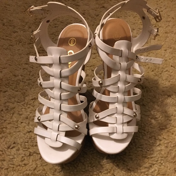 Wedge sandals - Picture 3 of 8