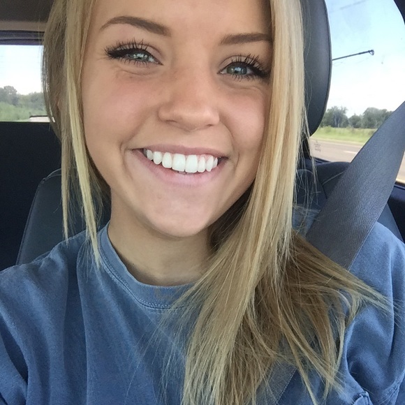 Meet your Posher, Cara - Picture 1 of 1