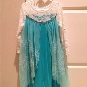 Elsa frozen costume, size 5