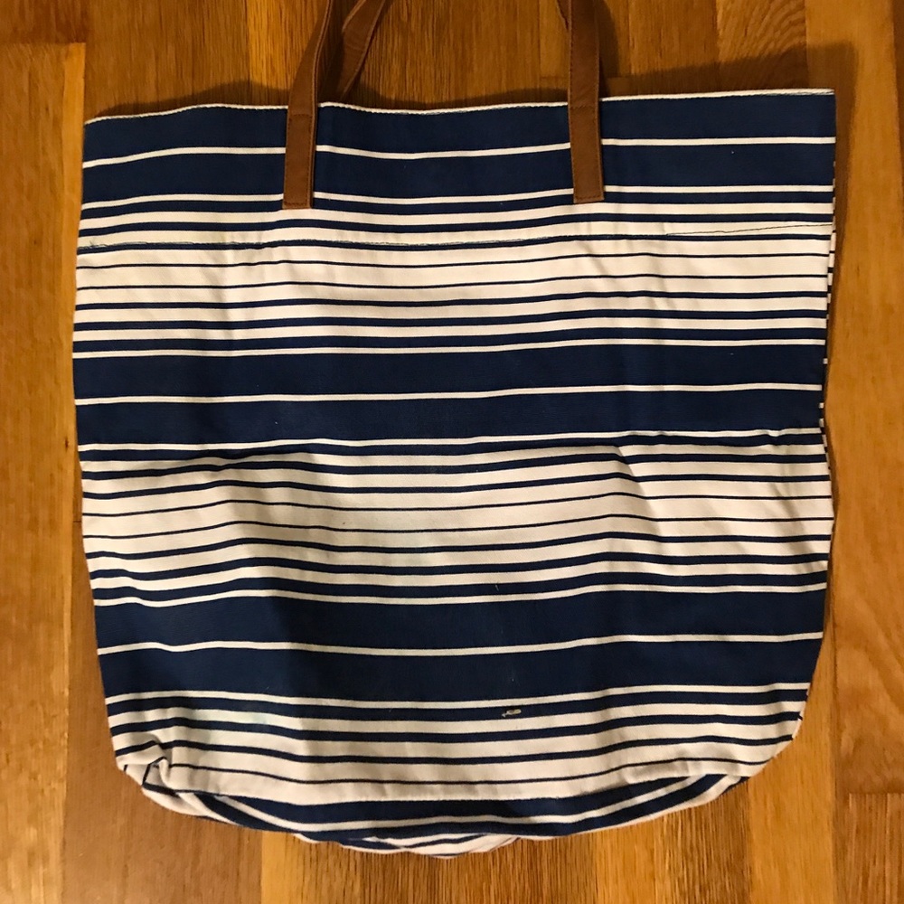 NWOT Roxy Tote - Picture 4 of 4