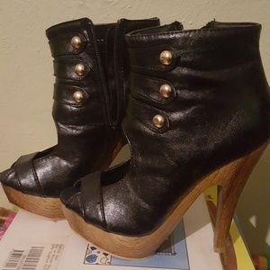 Shoes size 5.5 in women