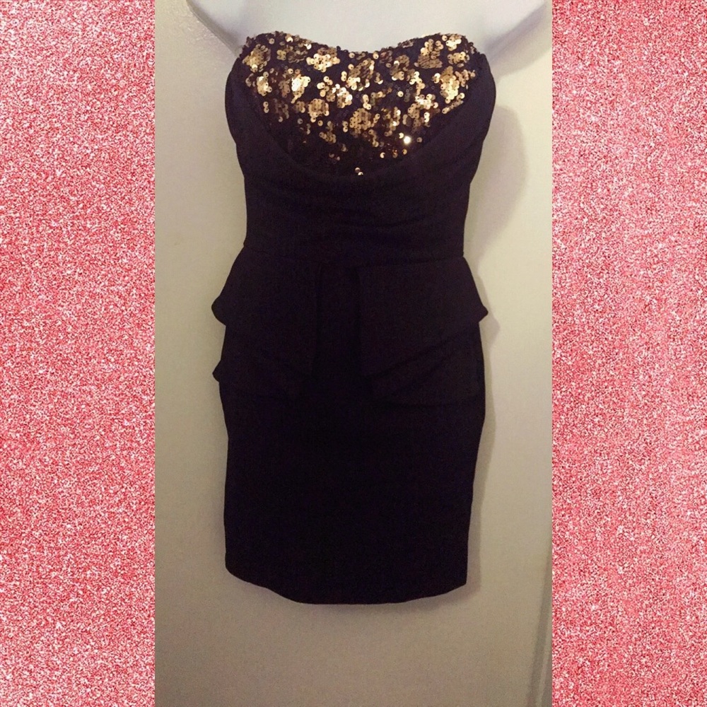 MOVING SALE!✨🙌🏼 Sequin Black Peplum Dress