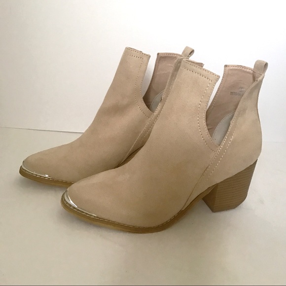 LAST 1️⃣ FREE Suede Block Heel Ankle Bootie - Picture 3 of 5