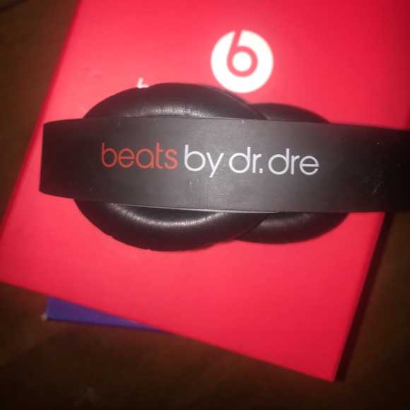 Beats by Dre - Picture 2 of 4