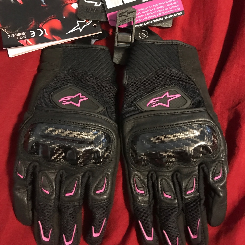 Motorcycle gloves