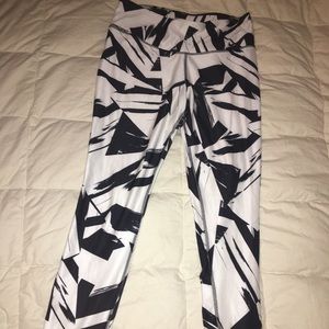 Nike black and white leggings