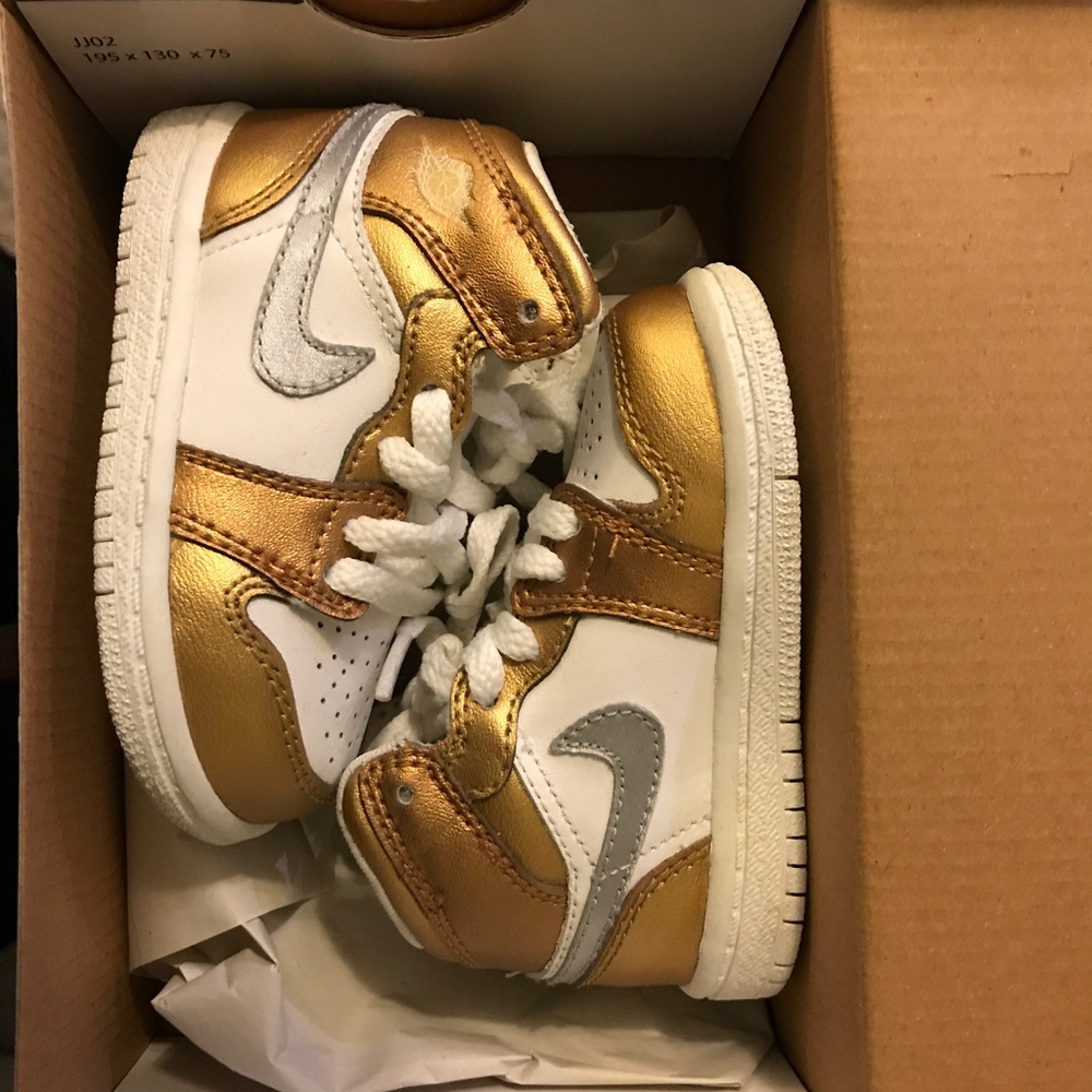 Jordan 1 Nike premium Girls Size 4