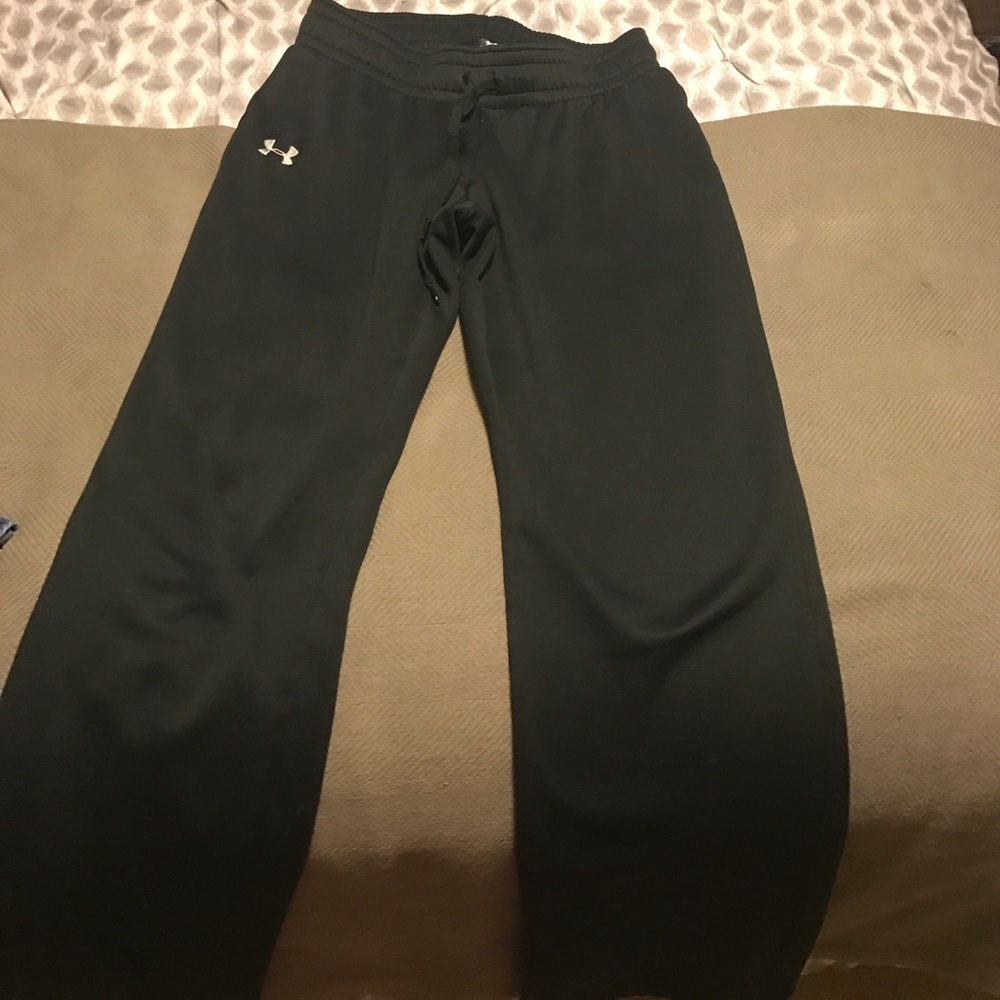 semi-fitted black under armor sweatpants