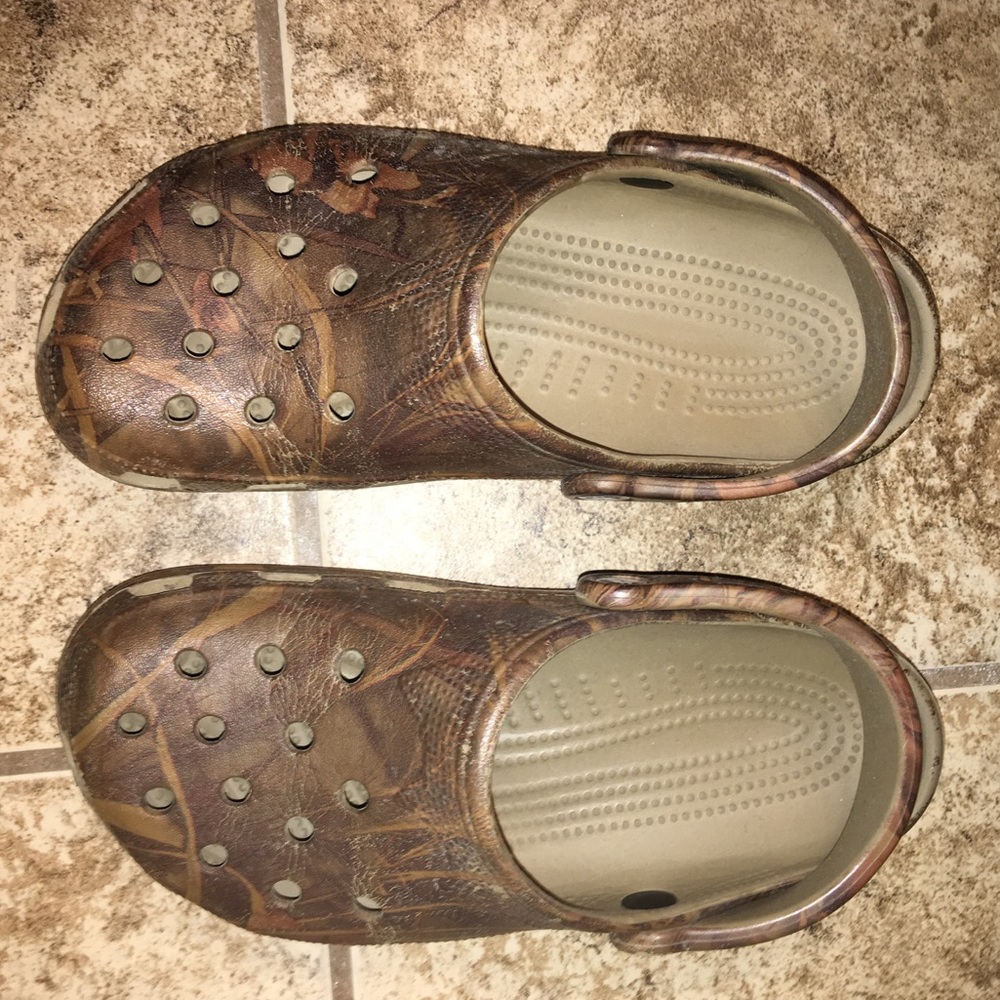 Unisex. Camouflage Crocs. Gently used. 😊