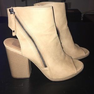 DV open toed booties