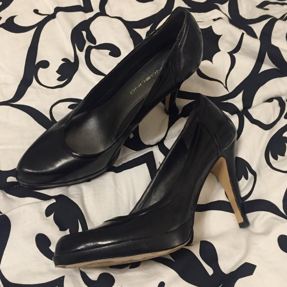 Bandolino platform heels