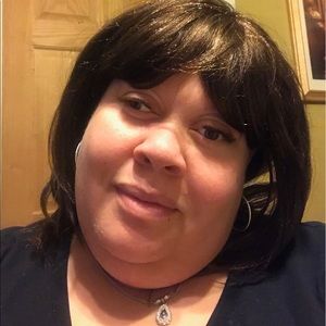 Meet your Posher, Adrienne