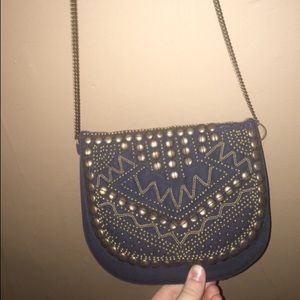 navy blue/chain side shoulder bag.
