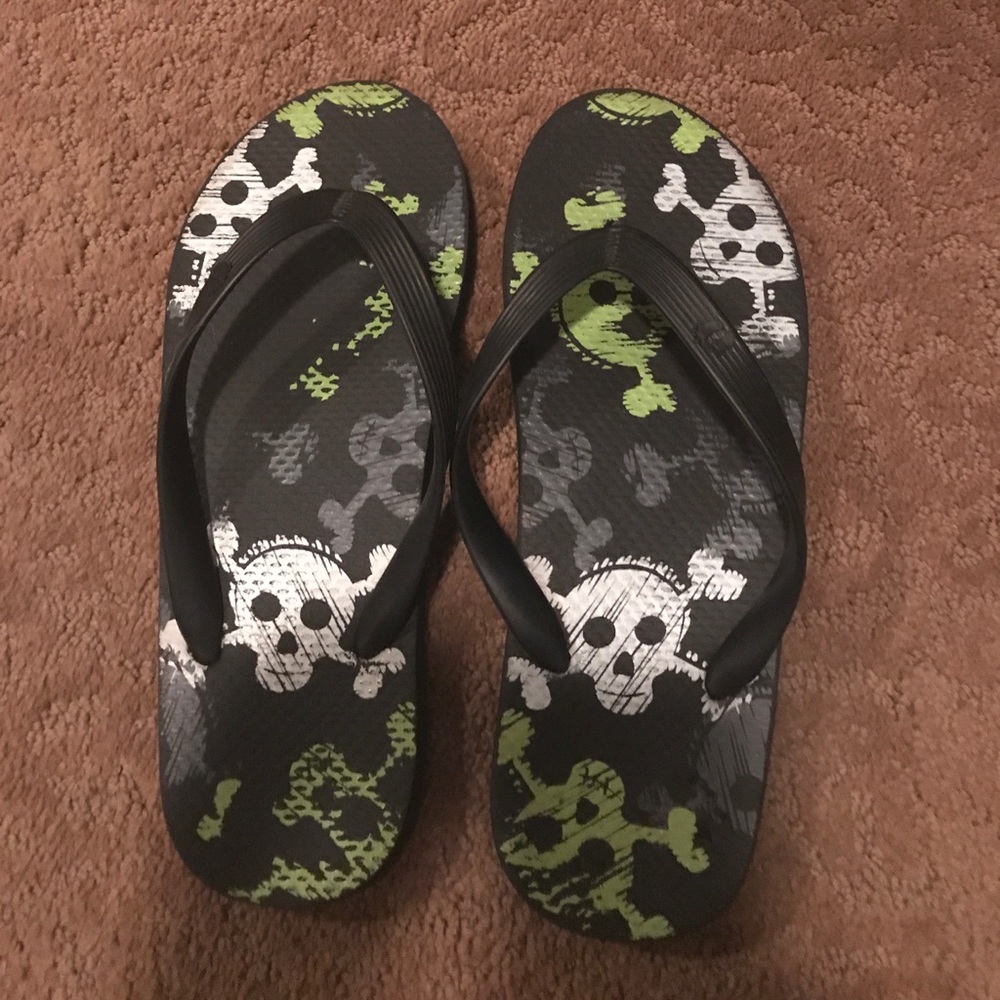 Boys flip flops