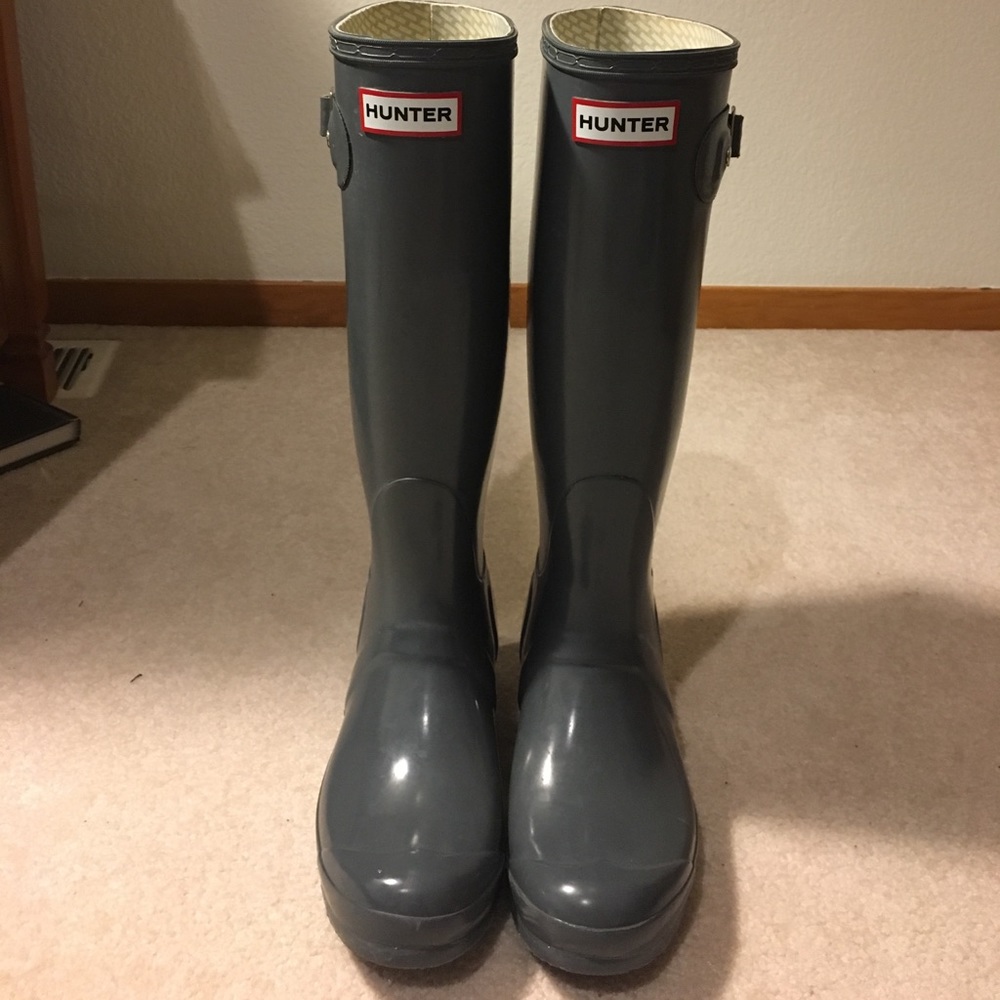 Glossy grey hunter boots, size 7