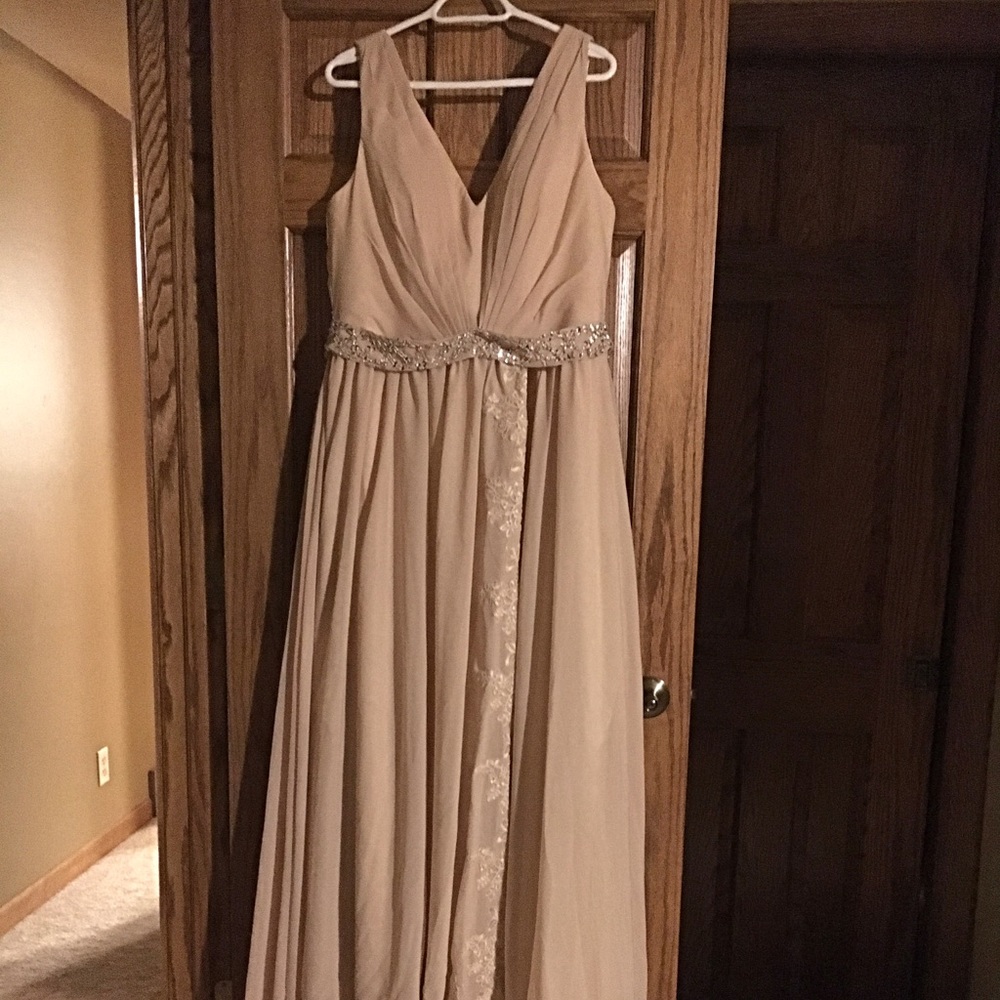 Champagne wedding dress, never worn got different