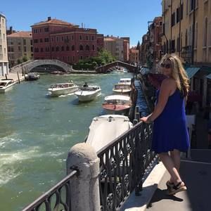 Meet your Posher, Lisa