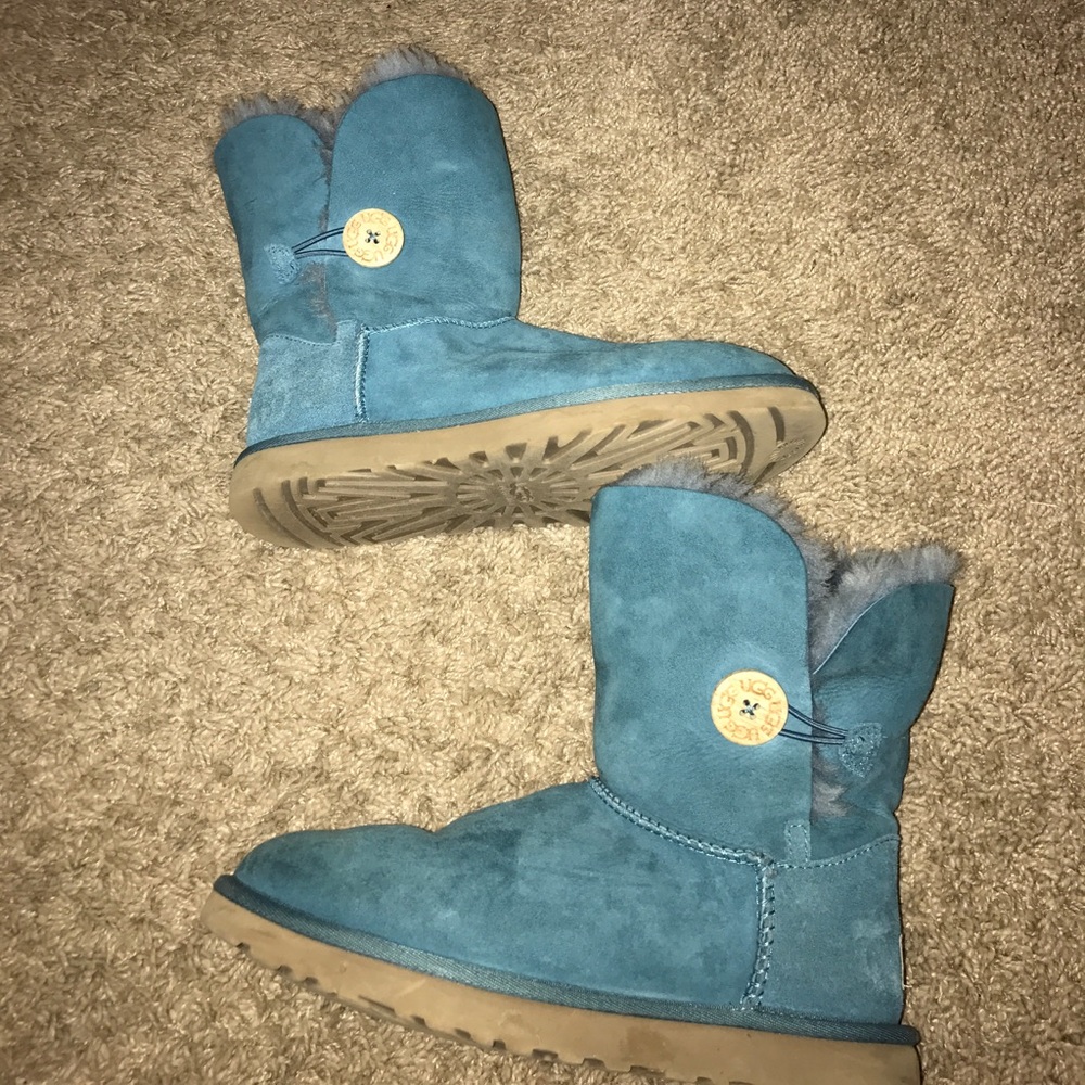 Women's Blue Uggs Size 8