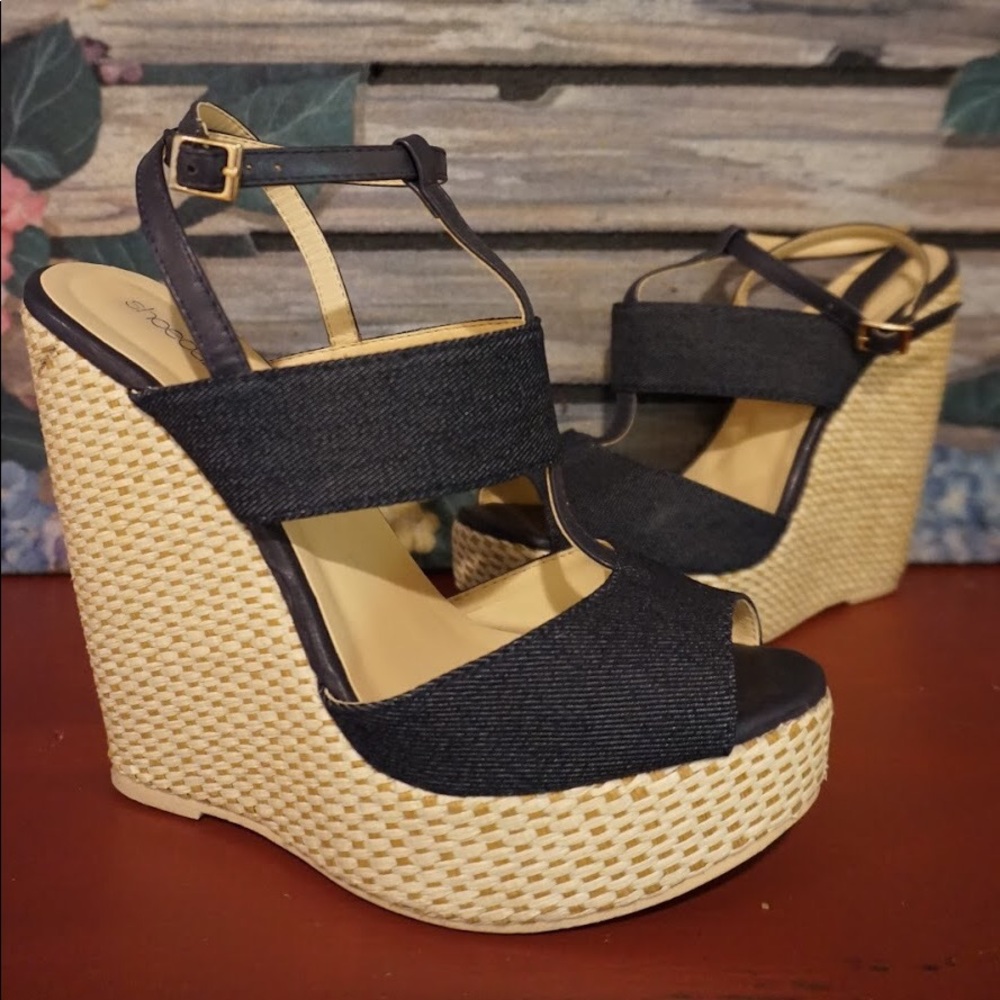 📉❗️ShoeDazzle jeans high wedge sandals