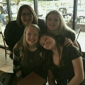 Meet your Posher, Ellie