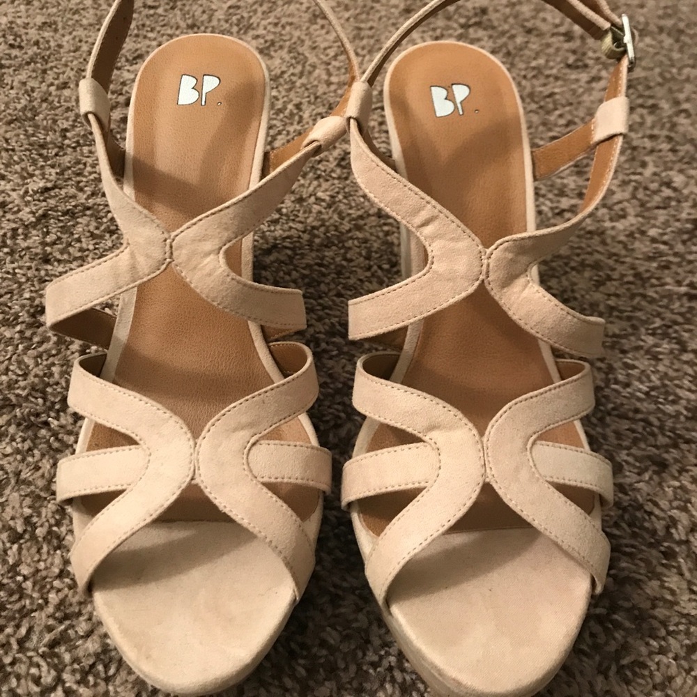 BP. Sky wedge sandal beige