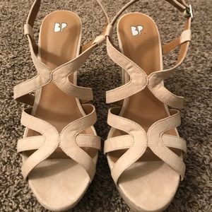 BP. Sky wedge sandal beige
