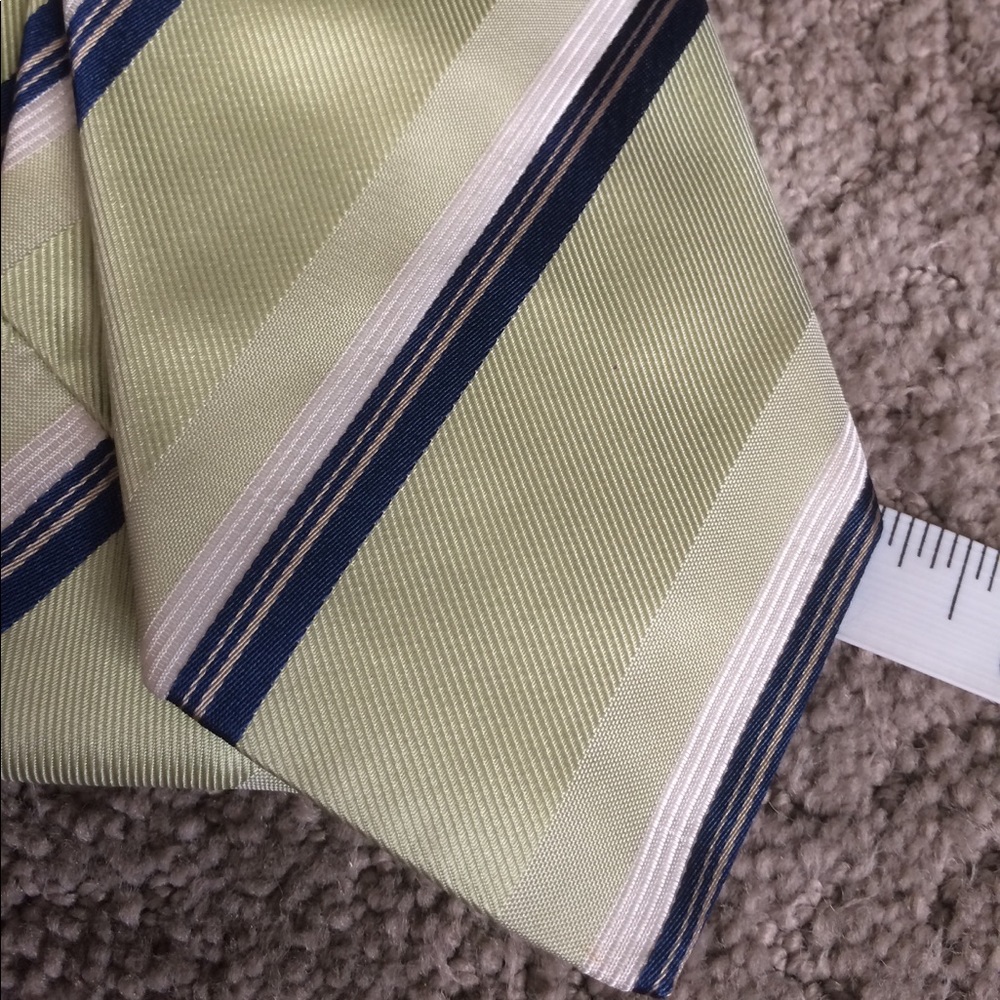 Like-new Hugo Boss Slim green/blue stripe tie