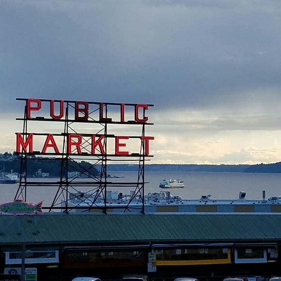 Meet your Posher, Kendra - Picture 4 of 5