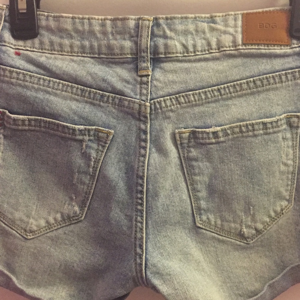 URBAN OUTFITTERS BDG MID RISE DENIM SHORTS