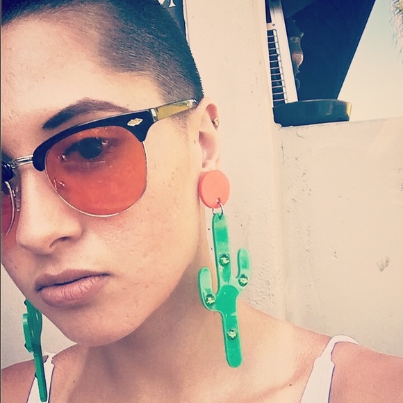 Meet your Posher, Alex - Picture 1 of 1