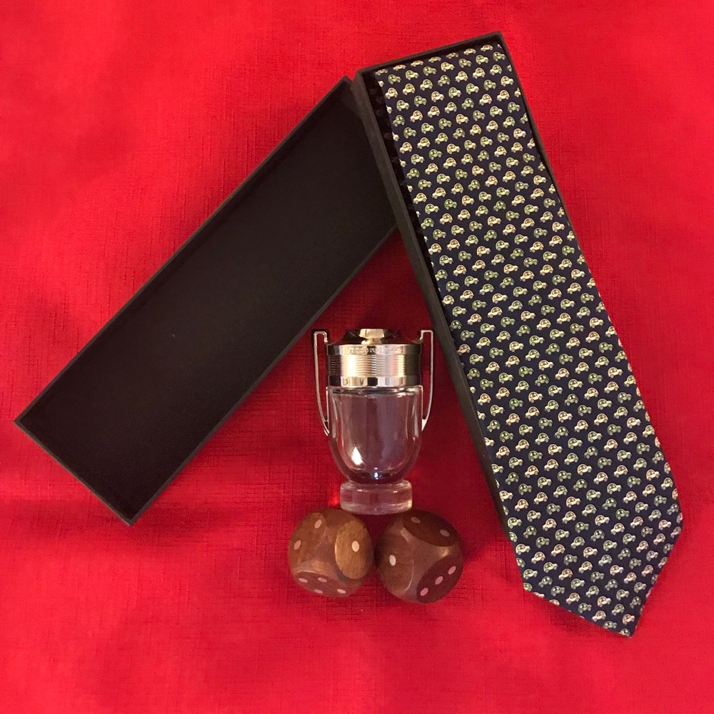 NWOT, Authentic Barney's New York 100% silk tie