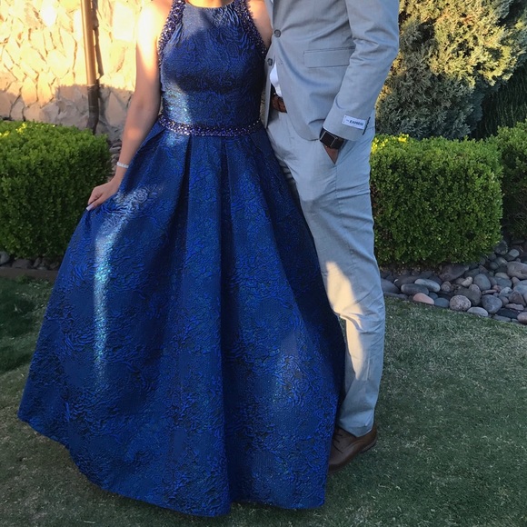 Cinderella dress - Picture 1 of 6