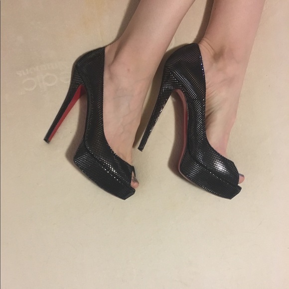 Louboutins - Picture 2 of 4
