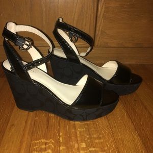 Coach wedges, nalene patent