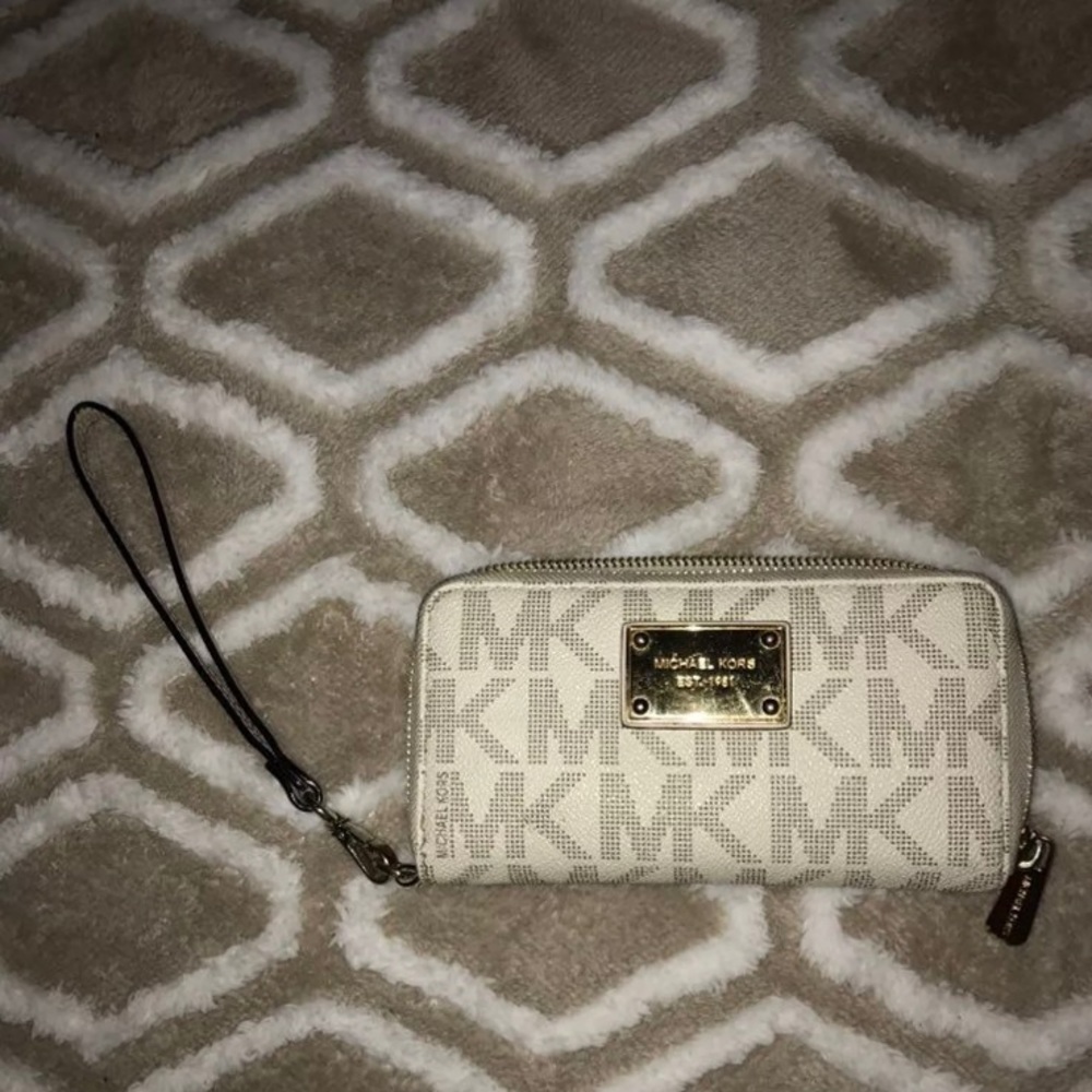 Michael Kors Wristlet