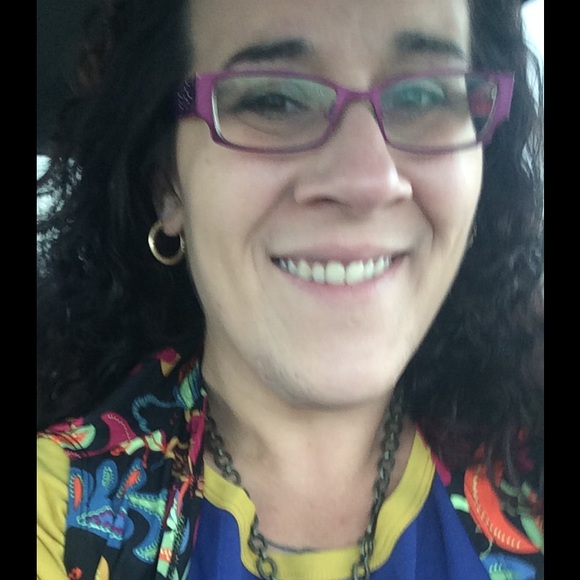 Meet your Posher, Lauren - Picture 1 of 1