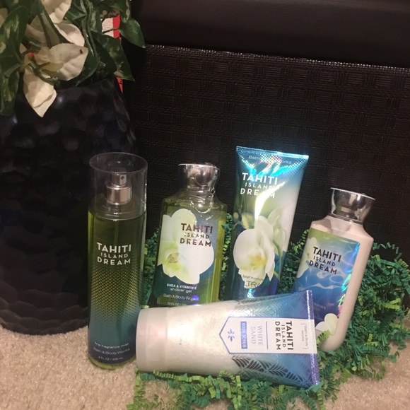 Bath and Body Works Other - Tahiti Island Dream