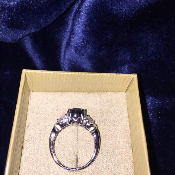 Oval Round Trillion Saphirre and Diamond Simulates