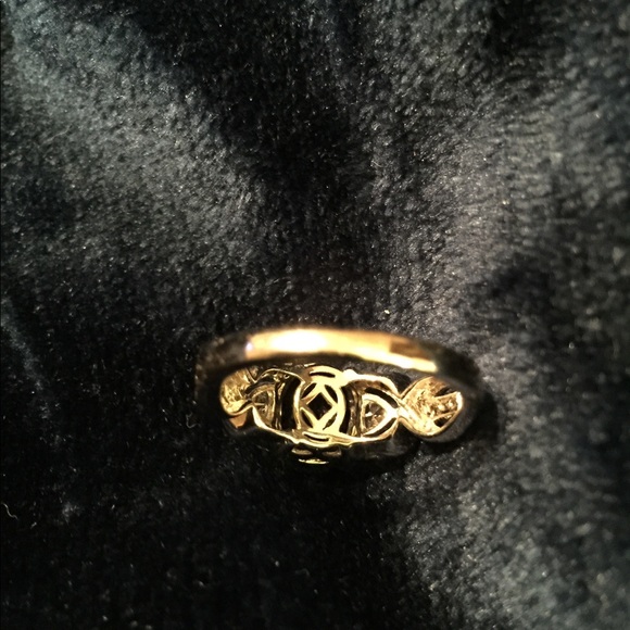Oval Round Trillion Saphirre and Diamond Simulates