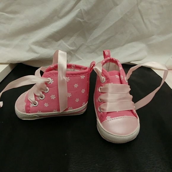 Newborn baby sneakers - Picture 1 of 2