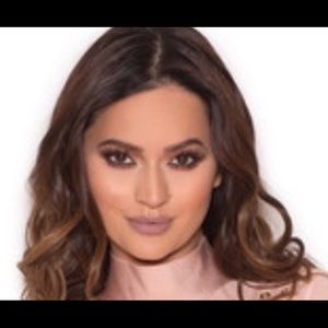 Meet your Posher, Adriana