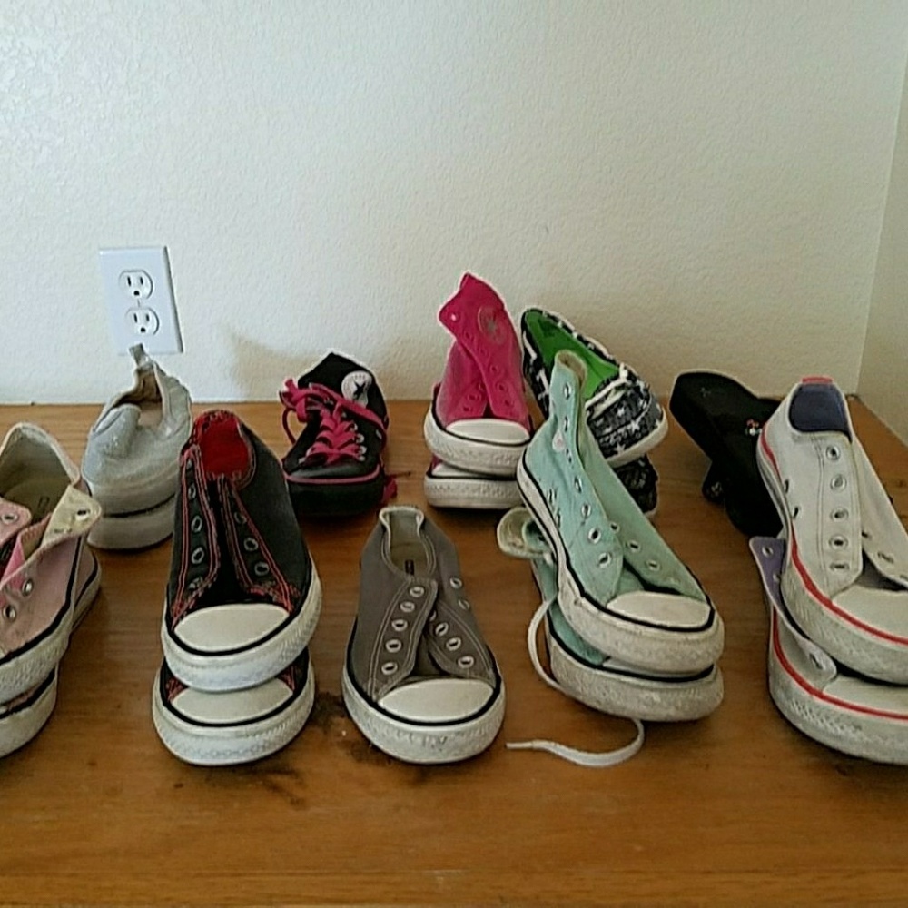 girls Converse sneakers sizes 3 + 4 selling $15 ea