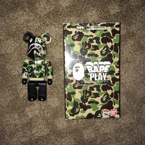 Bape bearbrick 200%